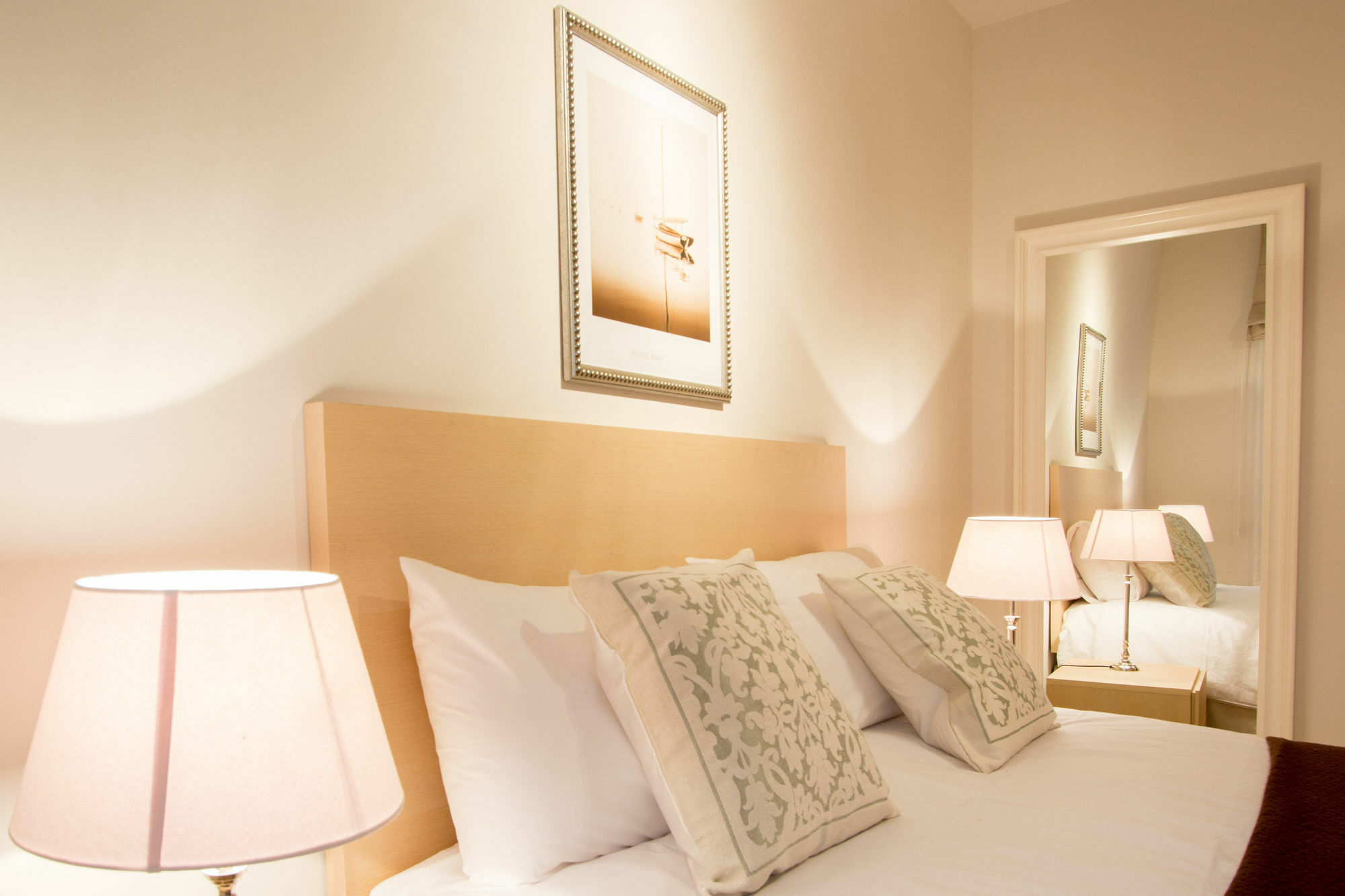 Sweet Inn Apartments - Madou Брюссель Екстер'єр фото